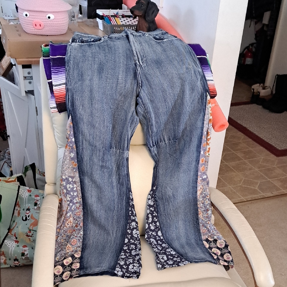 Blue Velvet Women’s Jeans - Casual Straight Wide Leg S Inseam 30 Waist 14